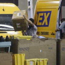 Estatal espera, para 2027, cortar 5 mil postos de trabalho na quarta tentativa de demissão voluntária. Imagem referente a matéria