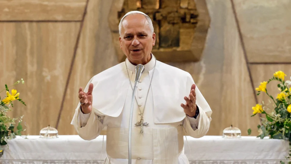 Papa Leão XIV orientou sacerdotes a seguirem as normas da liturgia da missa