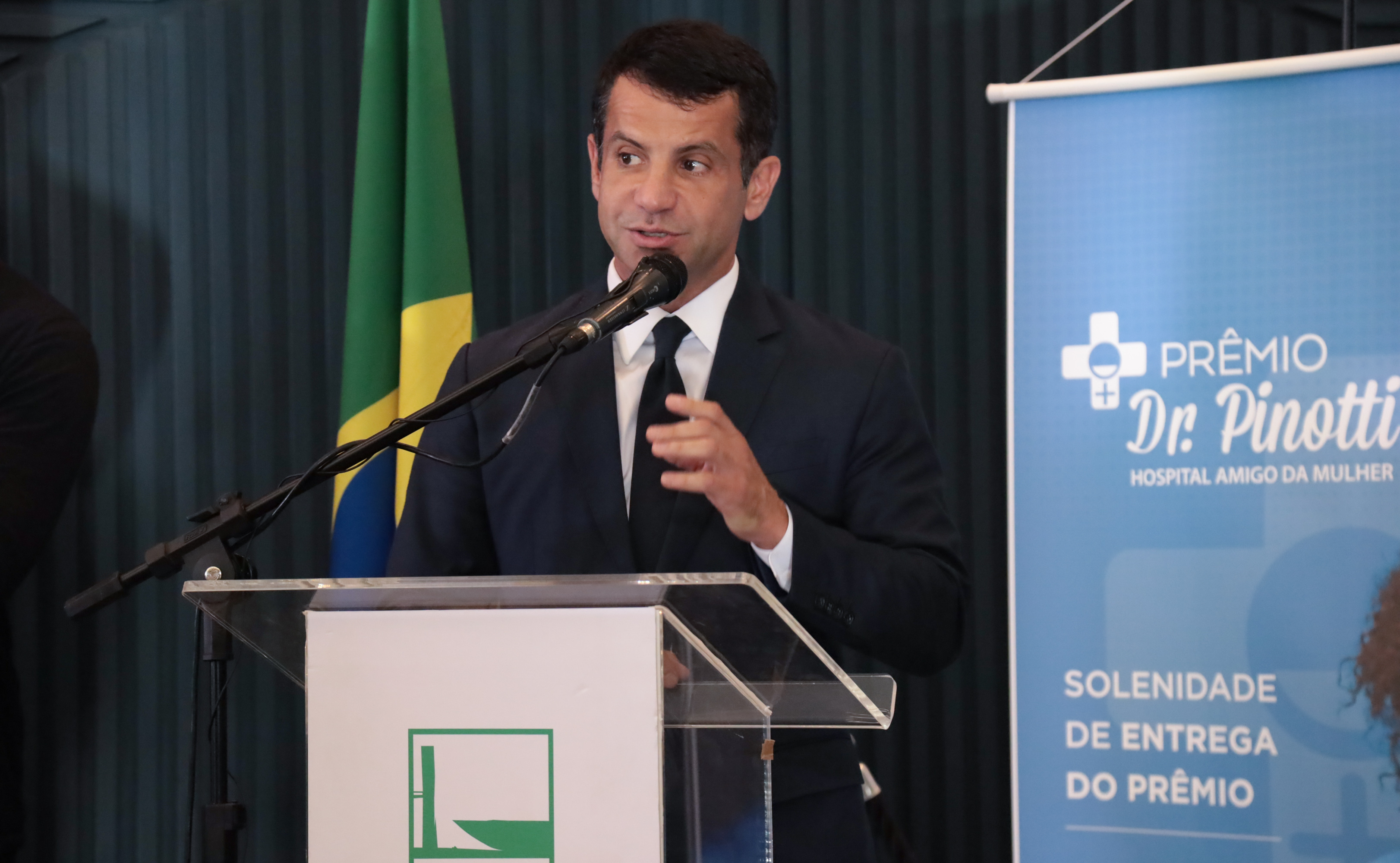 Líderes do PP e do União Brasil anunciaram apoio à PEC que acaba com escala e trabalho 6×1. Federação tem 97 deputados.