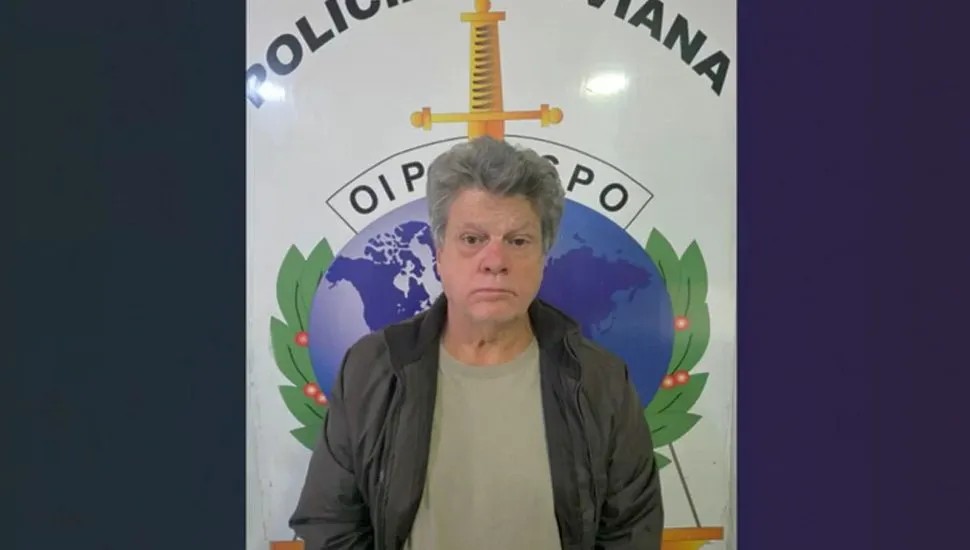 Gerson Palermo após prisão pela Polícia Boliviana em Santa Cruz de La Sierra.