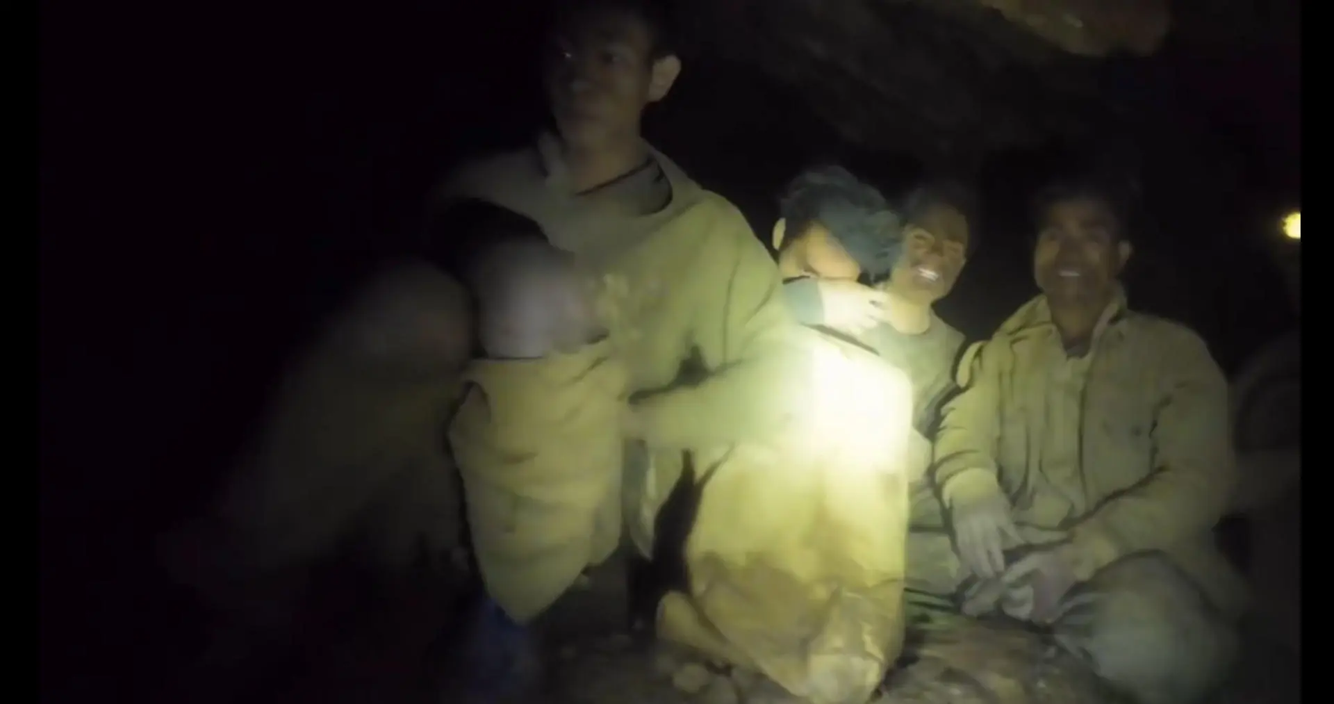 laos caverna desaparecidos