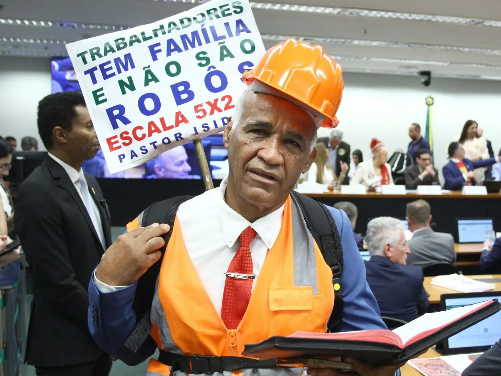 ESCALA 6X1 PASTOR ISIDÓRIO