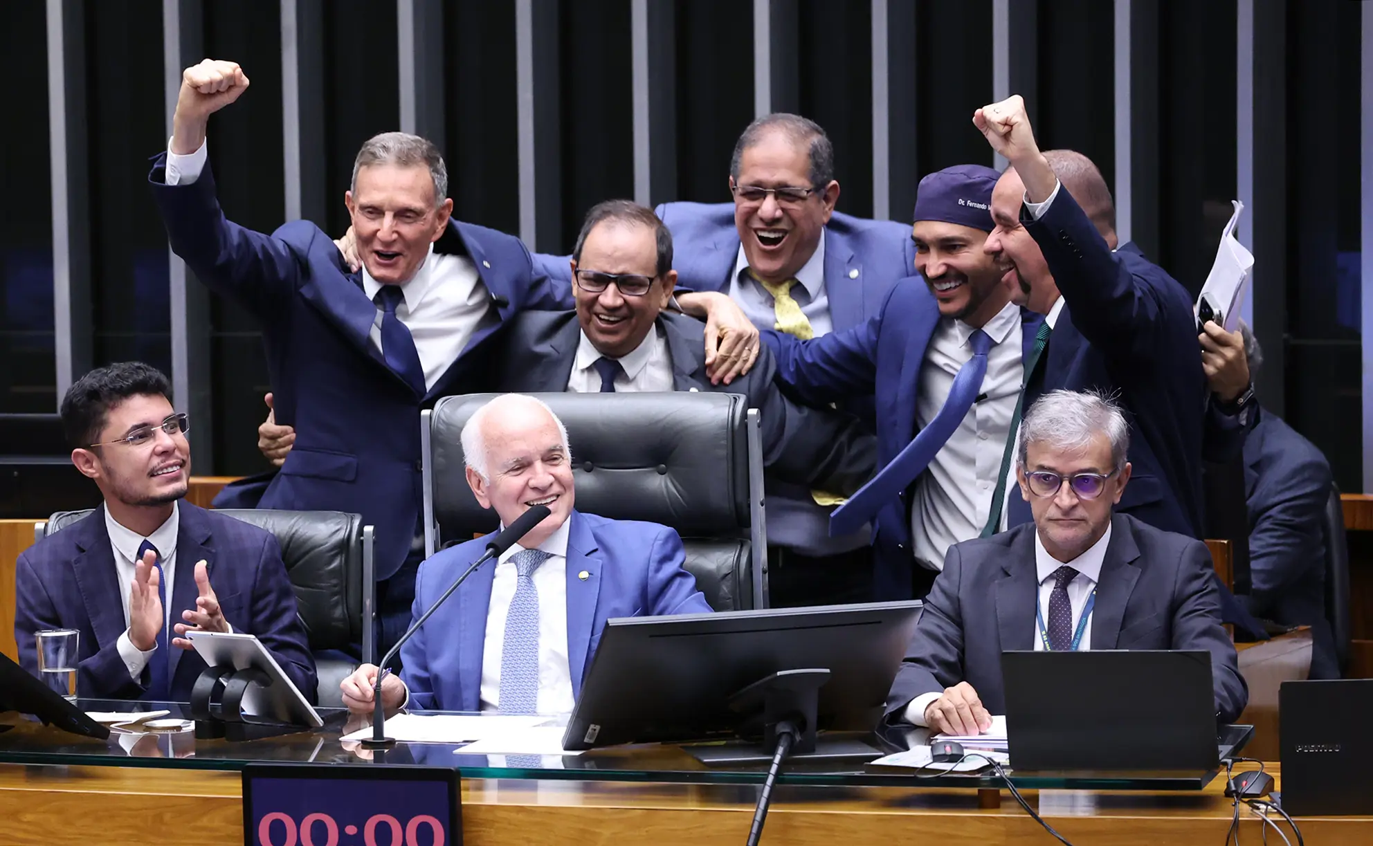 Câmara aprova PEC que amplia isenção de impostos de igrejas