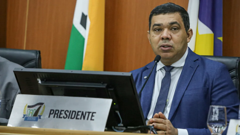 Ex-filiado ao PCdoB, soldado Sampaio ganha de Dino posição privilegiada nas eleições suplementares de Roraima.