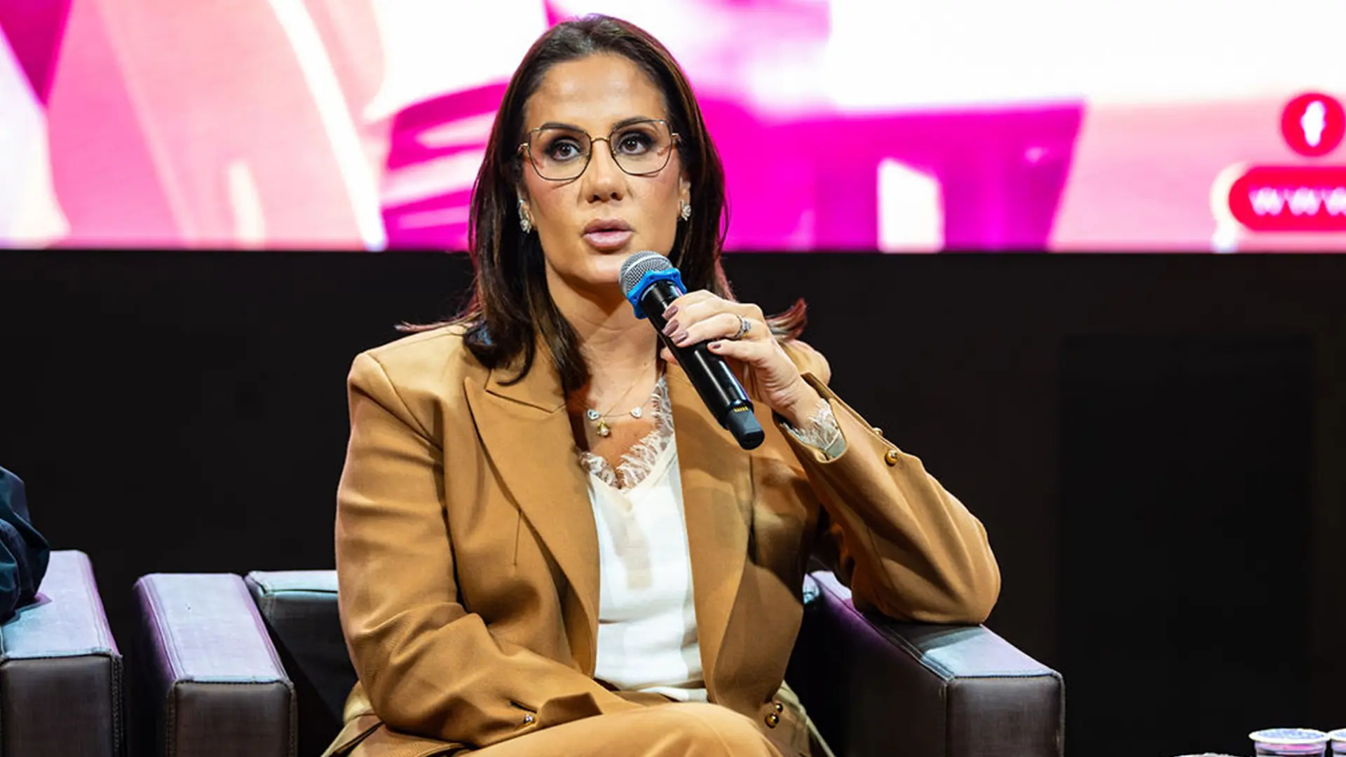 Ana Carolina Peuker, psicóloga e especialista em saúde mental no trabalho