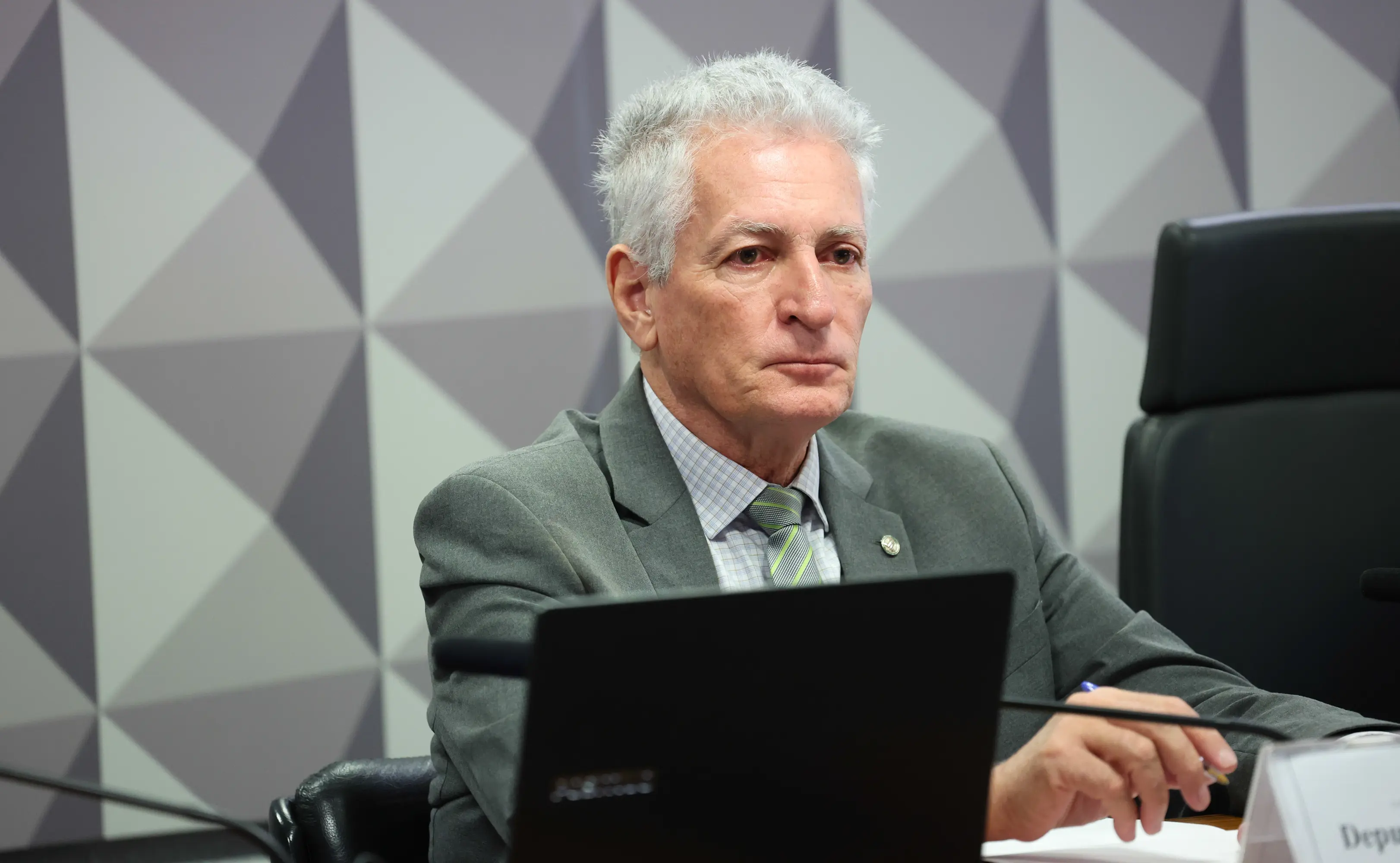Rogério Correia alegou imunidade parlamentar, mas juíza viu abuso e determinou retratação.
