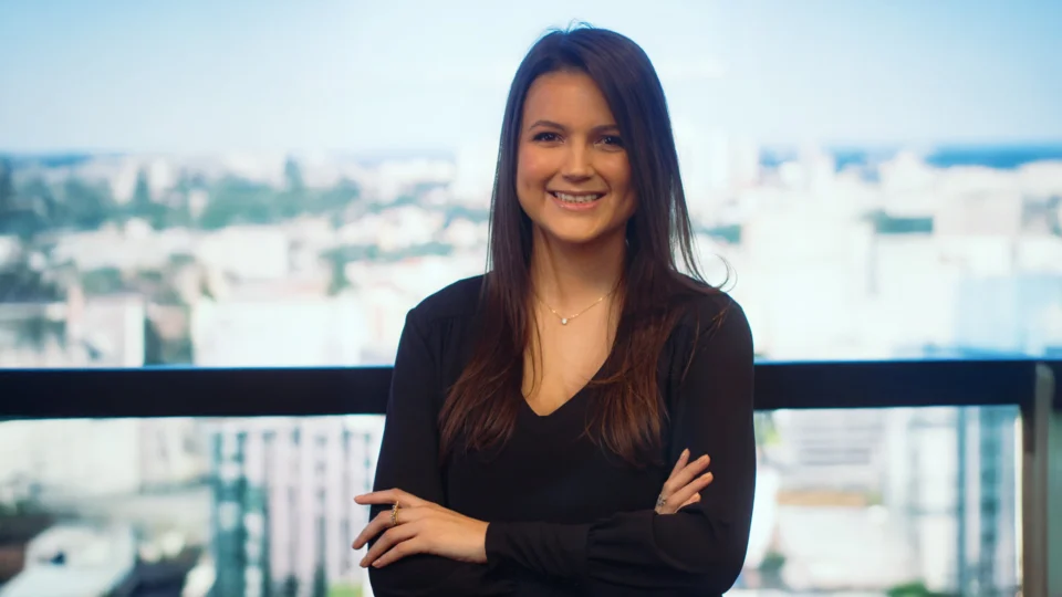 A advogada Mariana M. de C. de Mattos Mayrhofer analisa os impactos da DUIMP na modernização do comércio exterior brasileiro e destaca os desafios de adaptação, compliance e eficiência logística no novo modelo de importação.