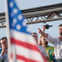 Direita busca afastar responsabilidade por tarifaço de Trump e atribui crise comercial ao governo Lula