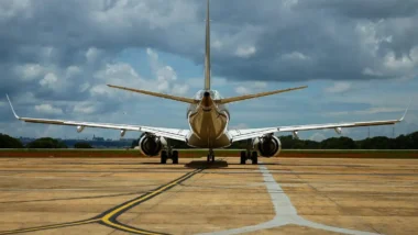 Governo federal estende até 31 de julho a isenção de impostos sobre querosene de aviação e biodiesel.