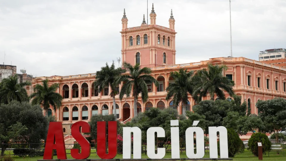 Políticas econômicas do Paraguai têm atraído empresas brasileiras.