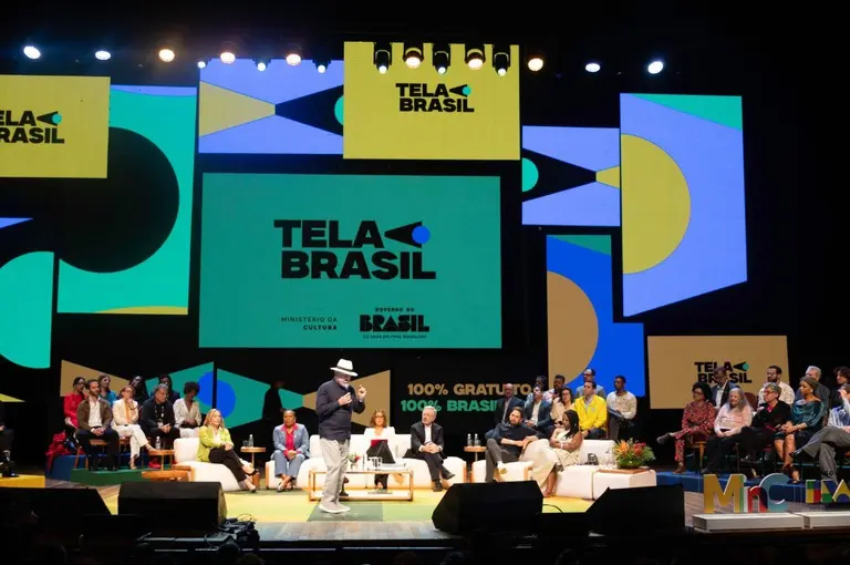 Lula lança streaming público financiado pela União em meio à pré-campanha eleitoral.