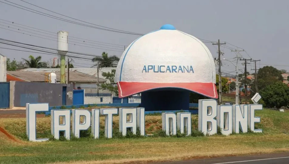 Indústria boneleira de Apucarana concentra mais de 600 fábricas e responde por 80% da produção nacional.
