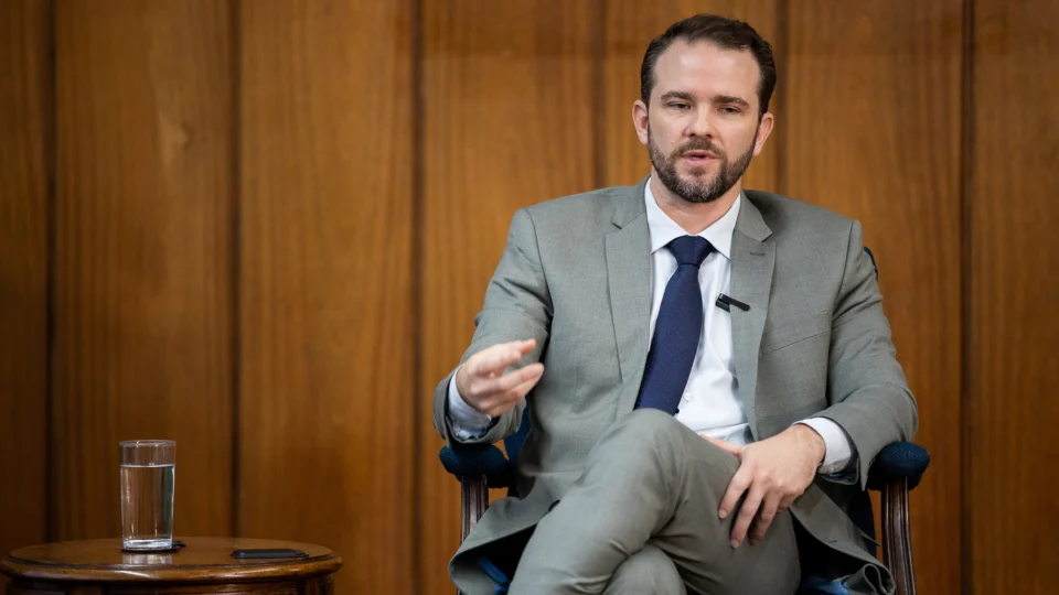 Ministro da Fazenda detalhou flexibilizações em 2026 e prevê extinção de obrigação anual até 2029.