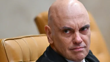 Ação nos EUA pode constranger Moraes politicamente, mas tem limites jurídicos