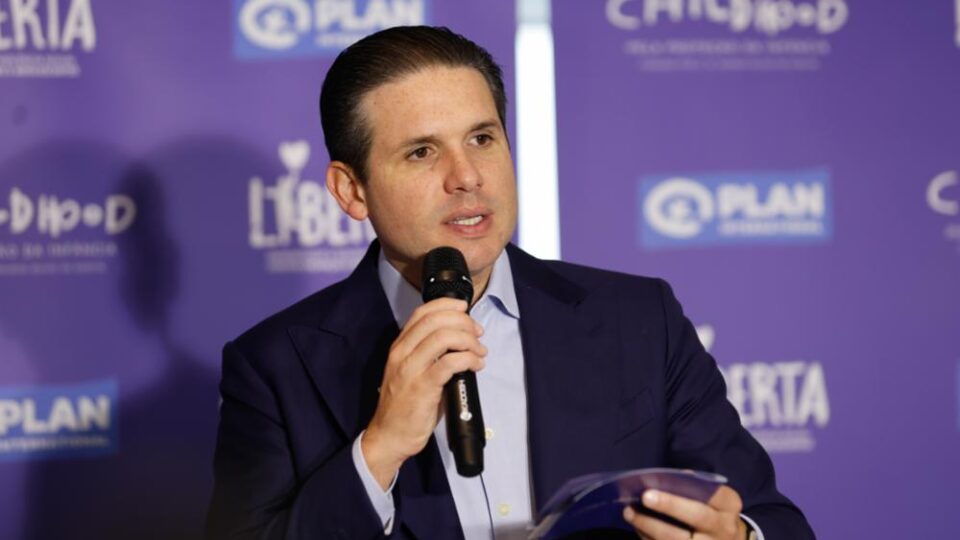 Presidente da Câmara se posicionou favoravelmente a regras para Inteligência Artificial. Tema tangencia regulação das redes. 
