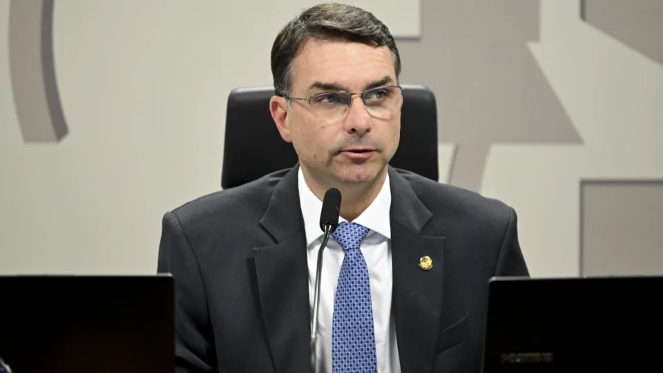 Senador vê como positiva pluralidade de candidaturas de direita no primeiro turno para enfrentar Lula.