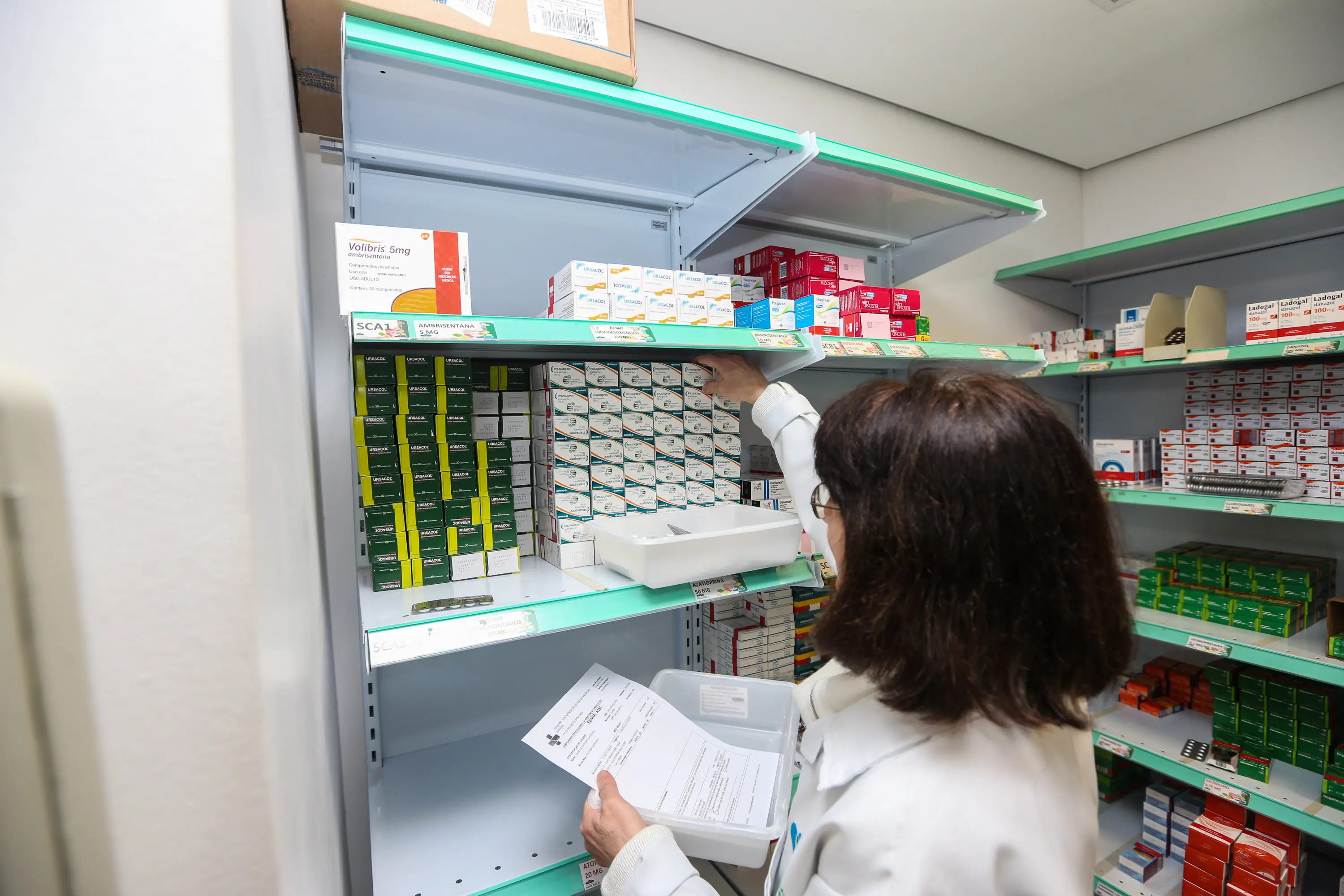 Ministério da Saúde anuncia nova aquisição para reduzir impactos no fornecimento da leflunomida.