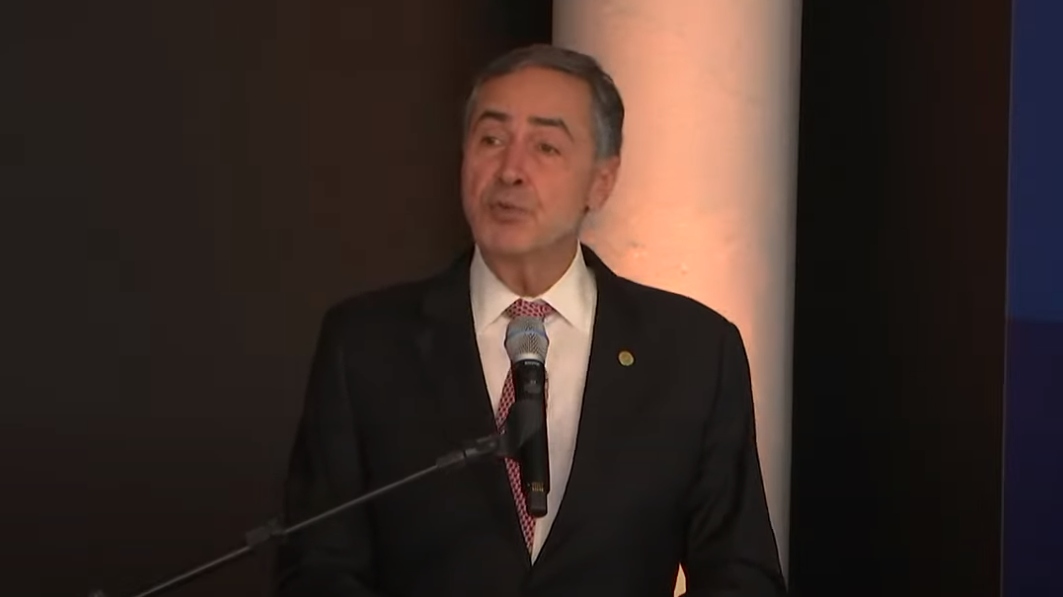 Barroso nega que decretos de Lula às big techs geram censura nas redes