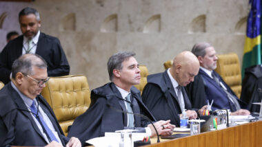 Segunda Turma entende que acordo de leniência encerra ação. Primeira Turma defende continuidade para buscar reparação. Imagem referente a matéria