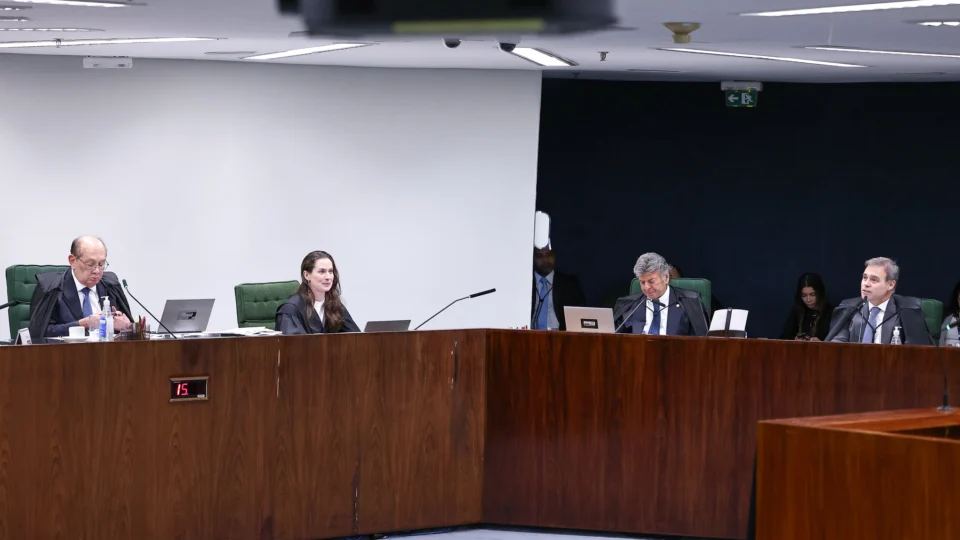 Ministros da Segunda Turma consideram impossível que Petrobras siga em ação de improbidade sozinha.