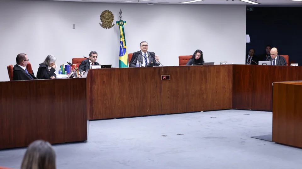 Primeira Turma entende que acordo de leniência não esgota deveres de envolvidos em casos de corrupção.