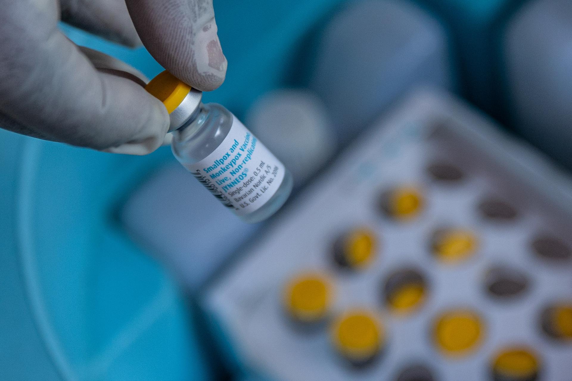 Cientistas enfrentam acusações federais por entrarem ilegalmente com vírus nos EUA