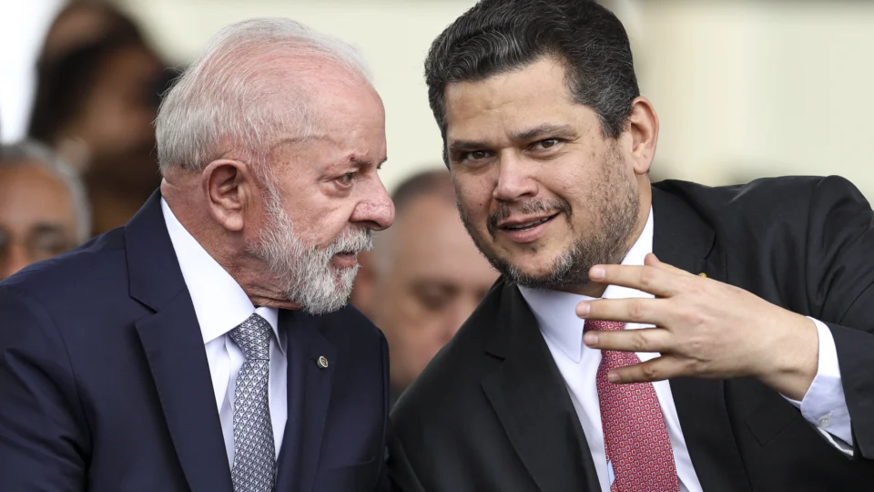 Lula e Alcolumbre PEC 6x1 Jorge Messias