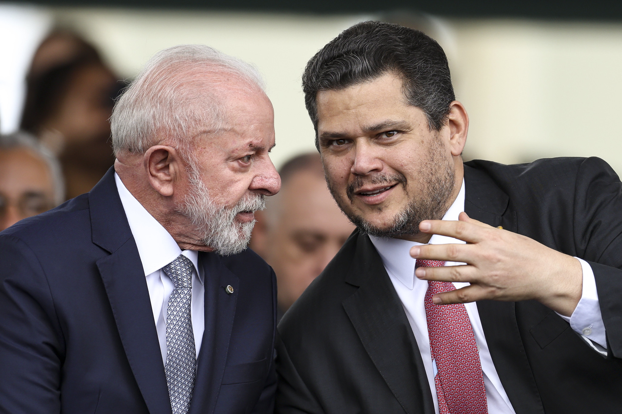 Lula e Alcolumbre terão novo encontro na próxima semana para discutir PEC 6×1