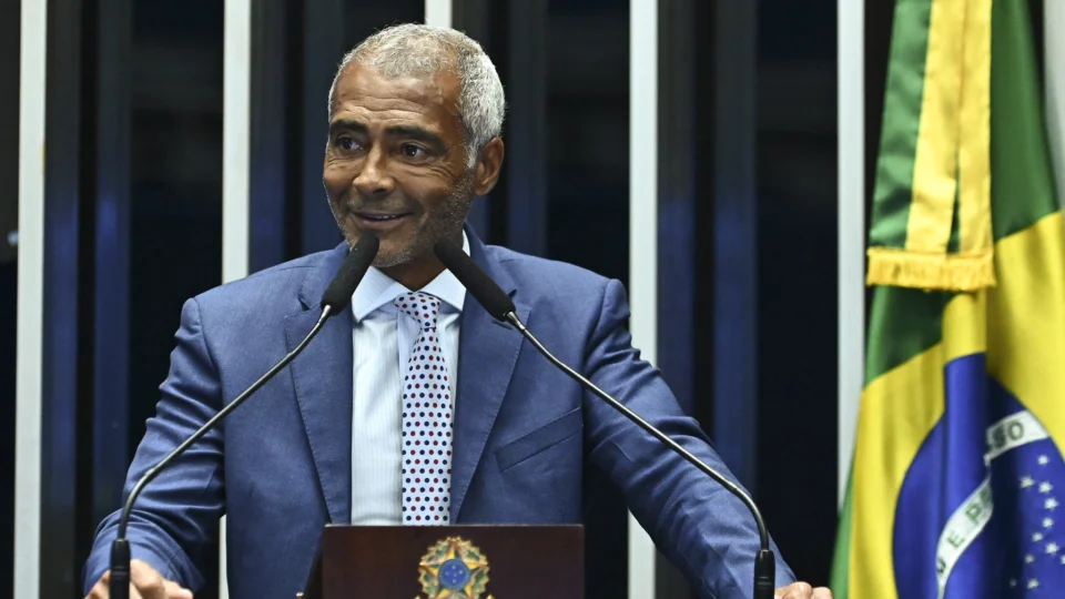 Romário contraria PL e anuncia voto a favor da PEC do fim da escala 6x1