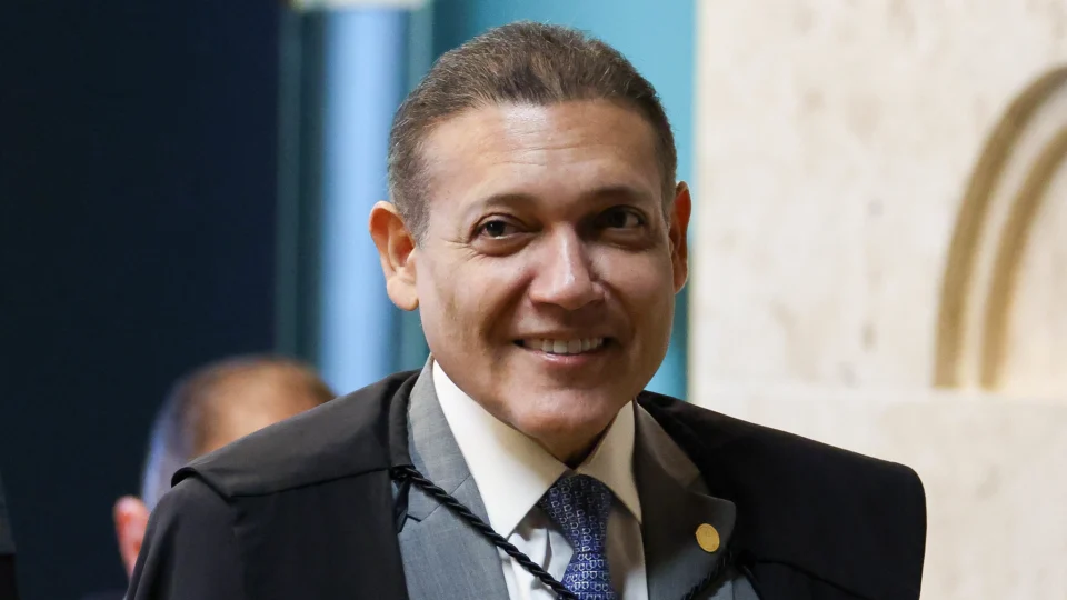 Fachin nega pedido da oposição para impedir Nunes Marques de decidir sobre CPI do Master