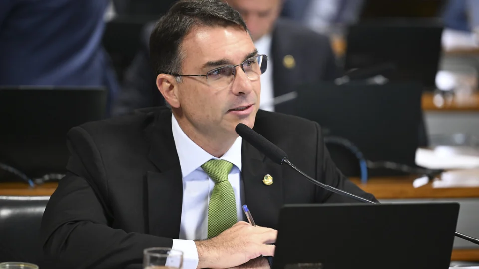 Flávio Bolsonaro Dark Horse STF Alexandre de Moraes