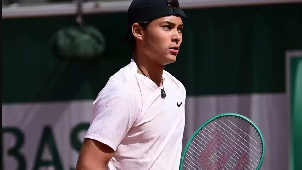 Brasileiro Guto Miguel é campeão da chave juvenil de Roland Garros