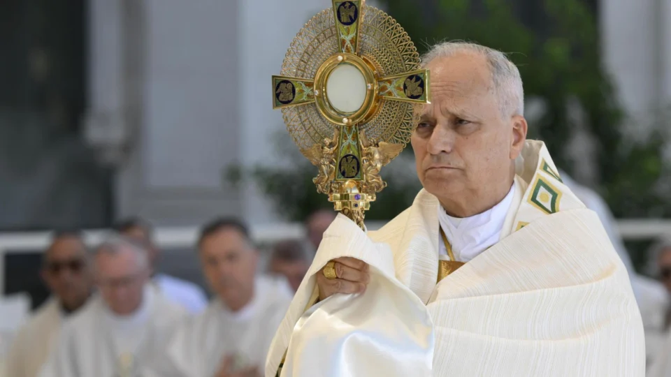 Durante a missa realizada na Praça de Cibeles, em Madri, o Papa Leão XIV pediu aos fiéis a renovação da fé católica.