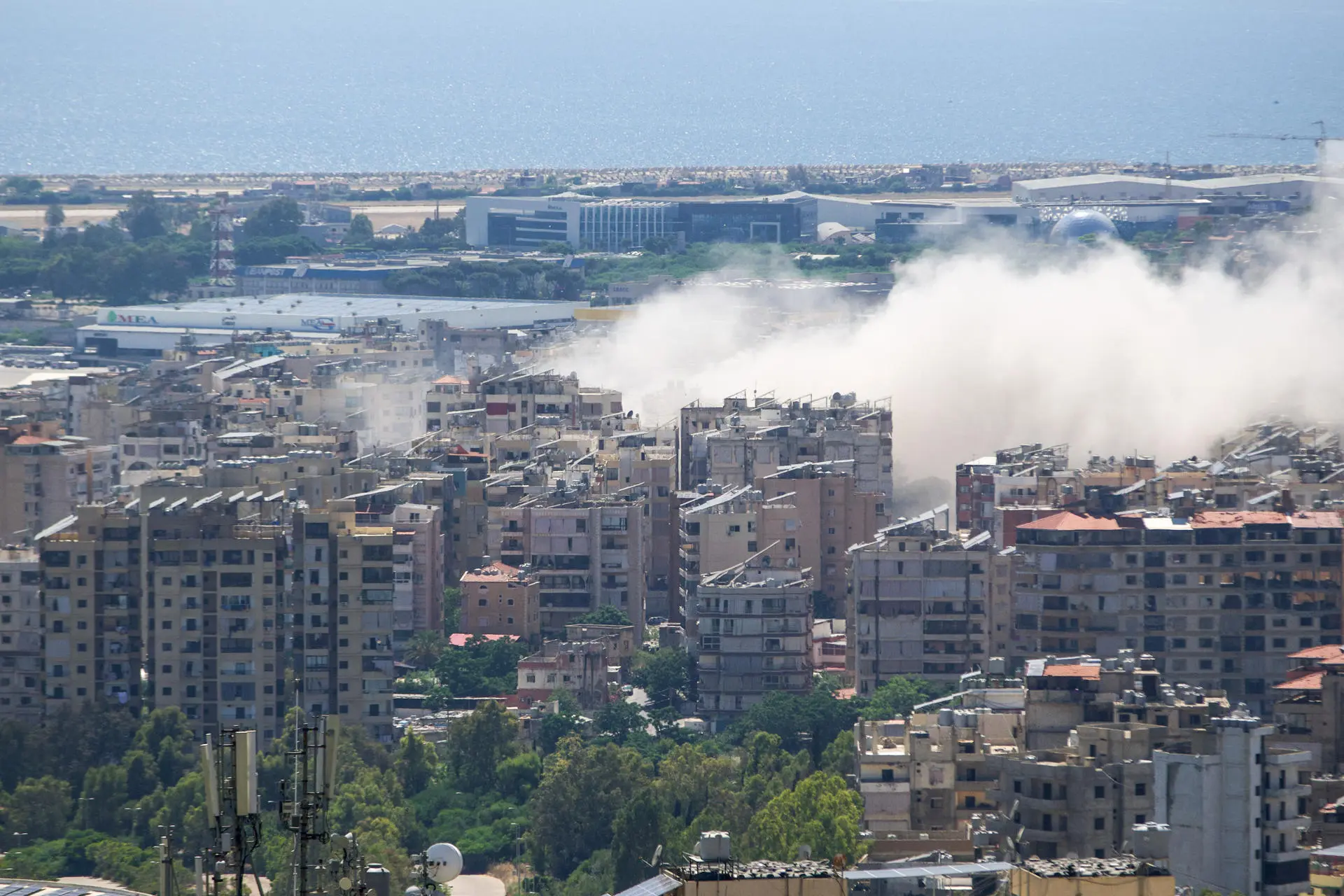 De acordo com o governo de Israel, o ataque teve como alvo centros de comando do grupo terrorista Hezbollah