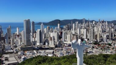 Prédios de luxo em Balneário Camboriú