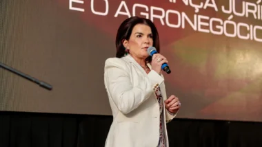 Magistrada argumenta que alta remuneração é reconhecimento da relevância do Poder Judiciário.