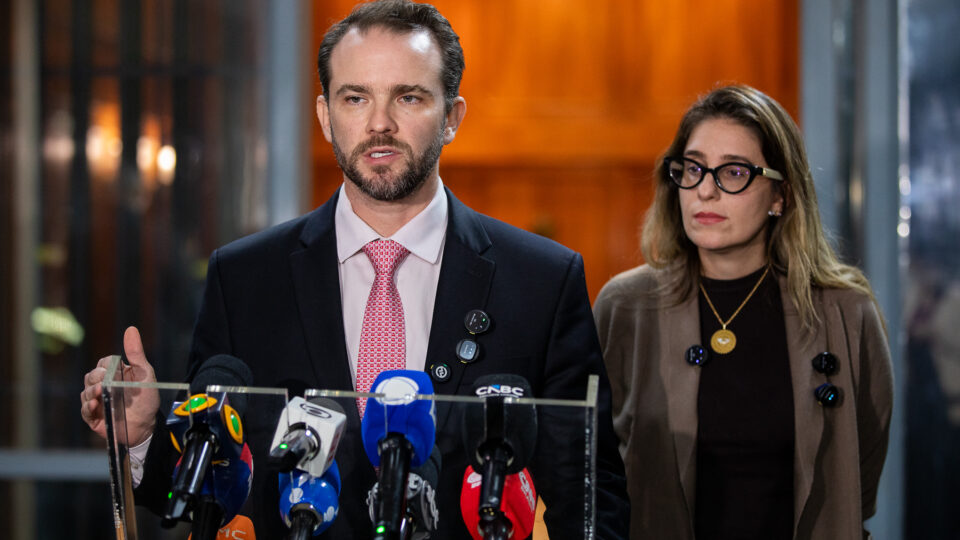 Governo recua em sigilo de 100 anos e promete divu
