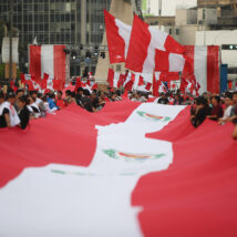 Protesto contra a Justiça Eleitoral do Peru em Lima, em maio Imagem referente a matéria