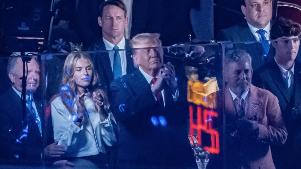 Trump é vaiado na final da NBA e é defendido pelo comissário da liga: “É torcedor dos Knicks”