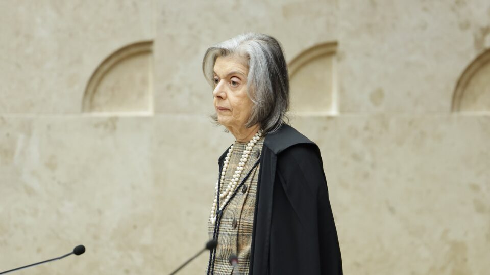 Cármen Lúcia pretende entregar código de ética a Fachin ante