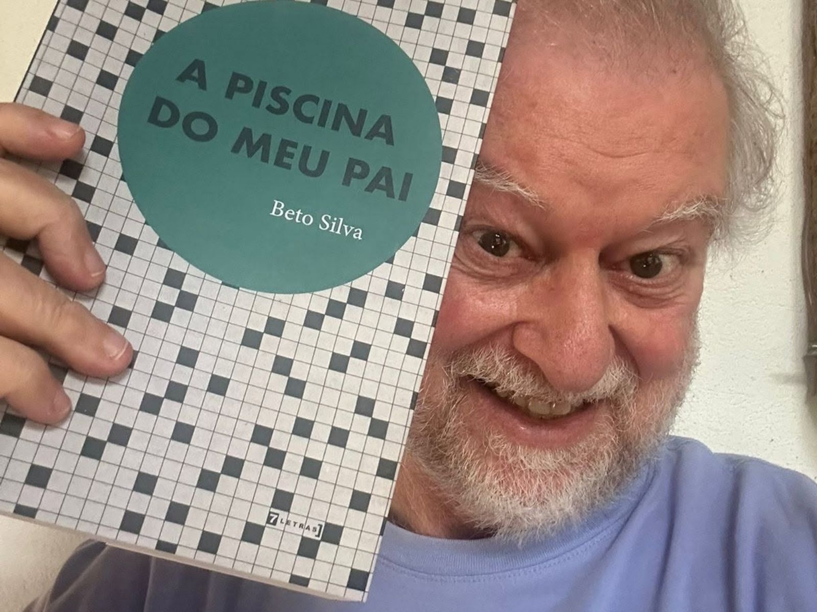 Beto Silva está lançando “A Piscina do Meu Pai”. E o pai dele nem tem piscina!