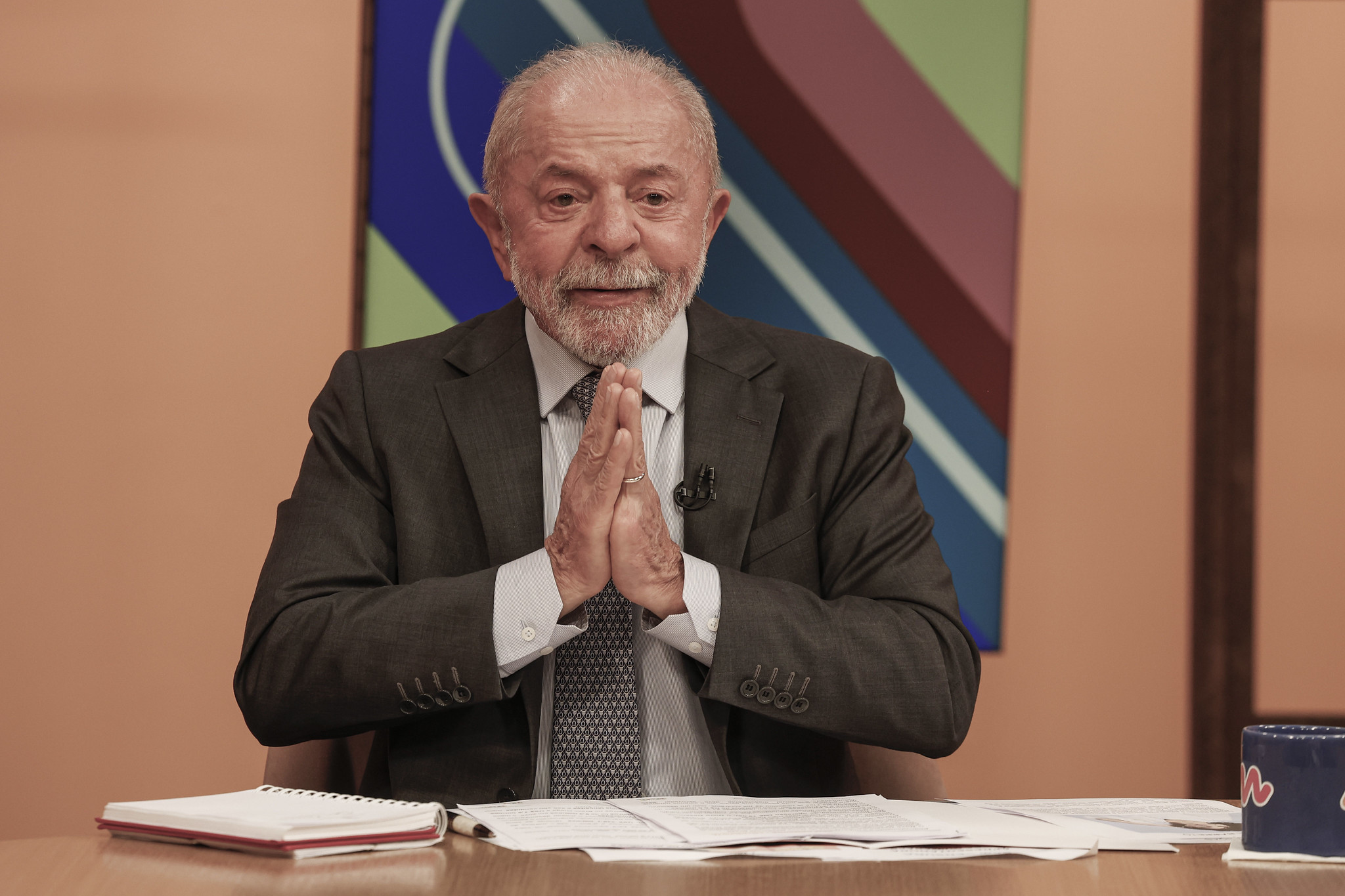Governo aposta em publicidade milionária para tentar recuperar popularidade de Lula