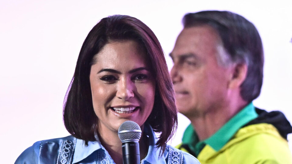 Michelle diz que apoiará campanha de Flávio no “mo