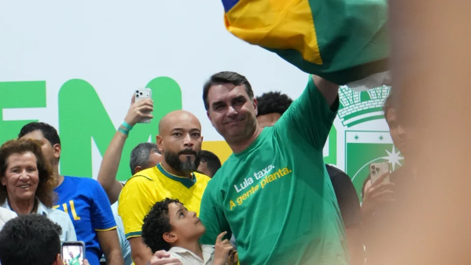 Flávio Bolsonaro e o apoio do setor do agro.