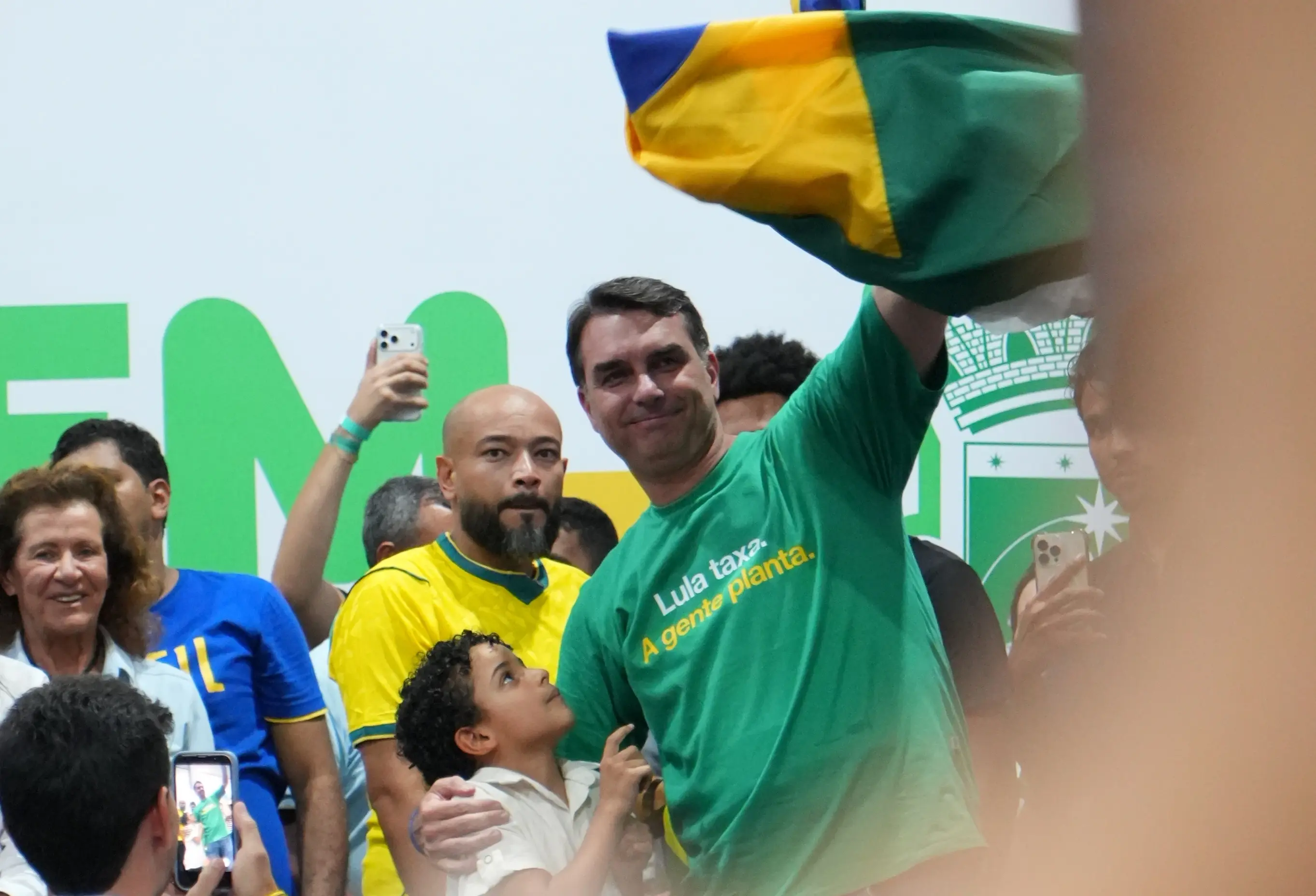 Flávio Bolsonaro e o apoio do setor do agro.