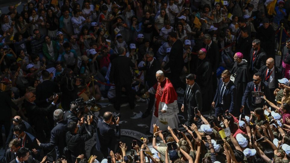 Papa Leão XIV responde questões difíceis sobre egoísmo, suicídio e perdão