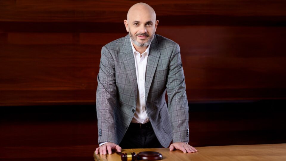 Helcio Kronberg, leiloeiro oficial da Kron Leilões, acompanha a evolução e a profissionalização do mercado de leilões no Brasil.