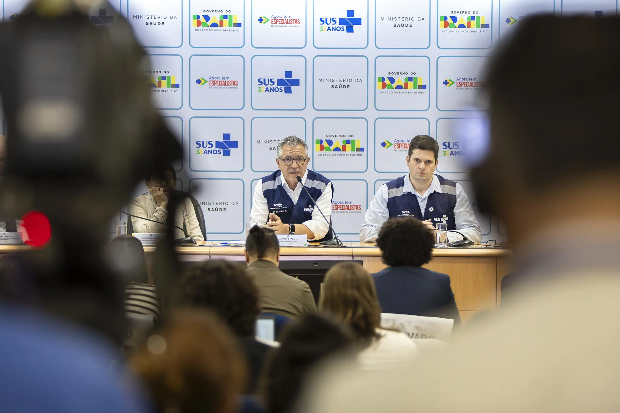 Diretor do Programa de Imunizações também minimizou ocorrências e usou episódio para exaltar monitoramento.