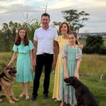 Adauto José Denardi e Ieda Cristina Denardi, condenados por terem feito homeschooling com suas filhas, falam ao Congresso nesta semana. Imagem referente a matéria