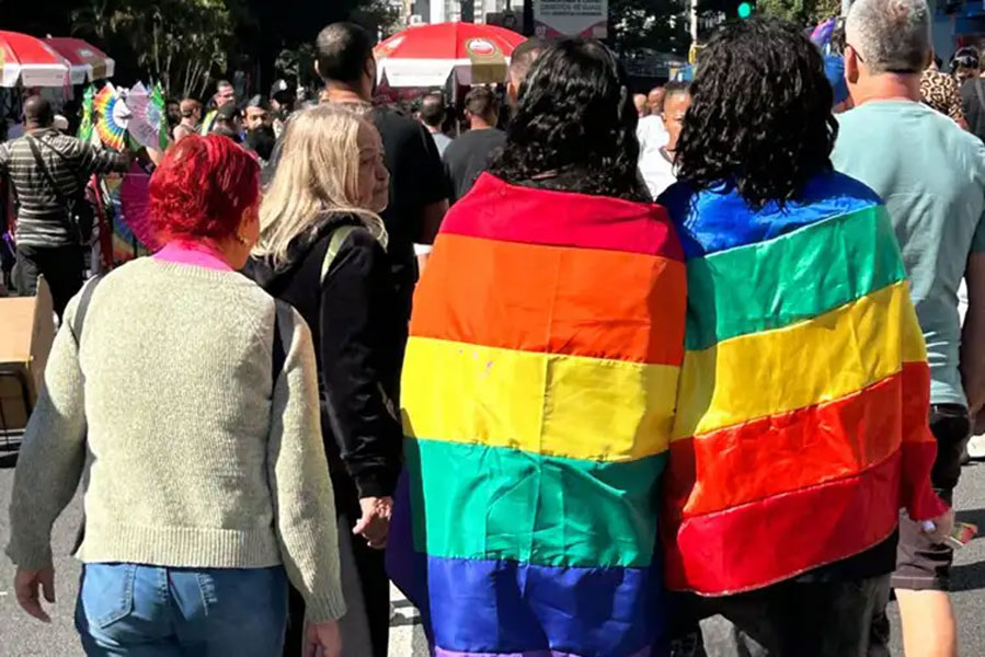 Em horário de pico, a “maior parada LGBT+ do mundo” reuniu cerca de 36 mil pessoas.